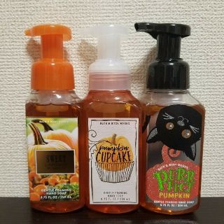 バスアンドボディーワークス(Bath & Body Works)のフォーミングハンドソープ3本セット&ラップドインシュガー3点(ボディソープ/石鹸)