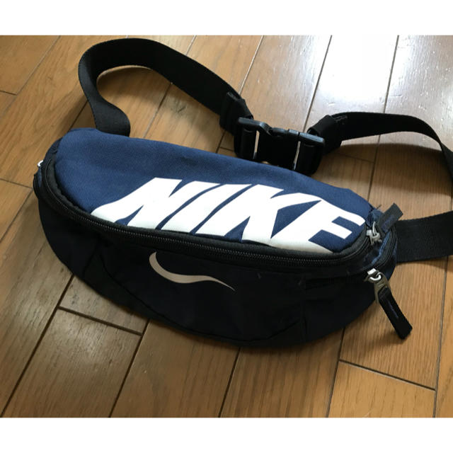 NIKE(ナイキ)のNIKE ショルダーバッグ メンズのバッグ(ショルダーバッグ)の商品写真