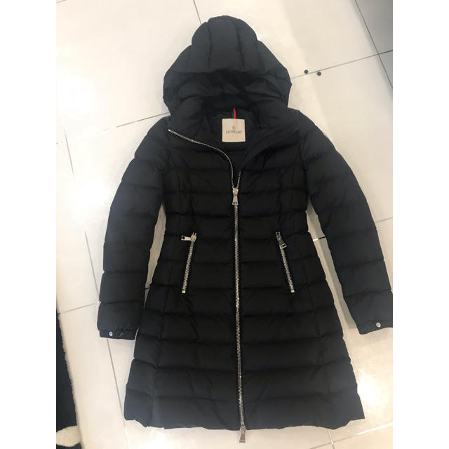 MONCLER(モンクレール)の美品モンクレール ダウンコートOROPHINブラック00オルファン レディースのジャケット/アウター(ダウンコート)の商品写真