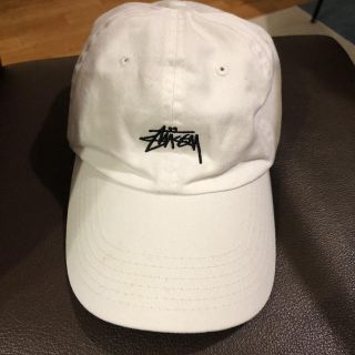 ステューシー(STUSSY)のstussy キャップ 白(キャップ)