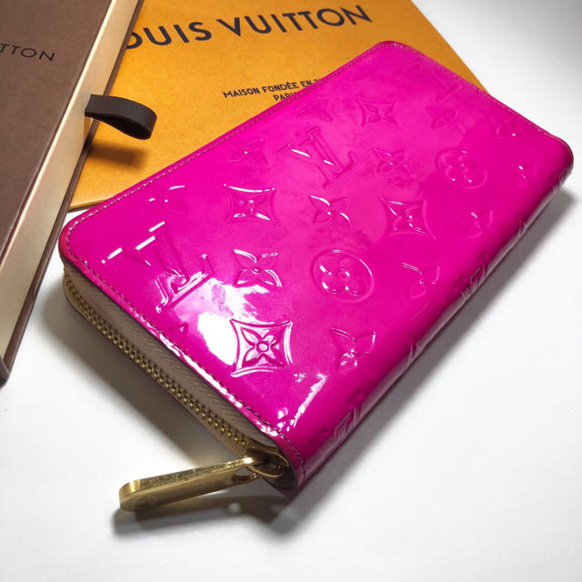 LOUIS VUITTON - ルイヴィトン ヴェルニ ジッピーウォレット 長財布 ピンクの通販 by ひるね ｜ルイヴィトンならラクマ