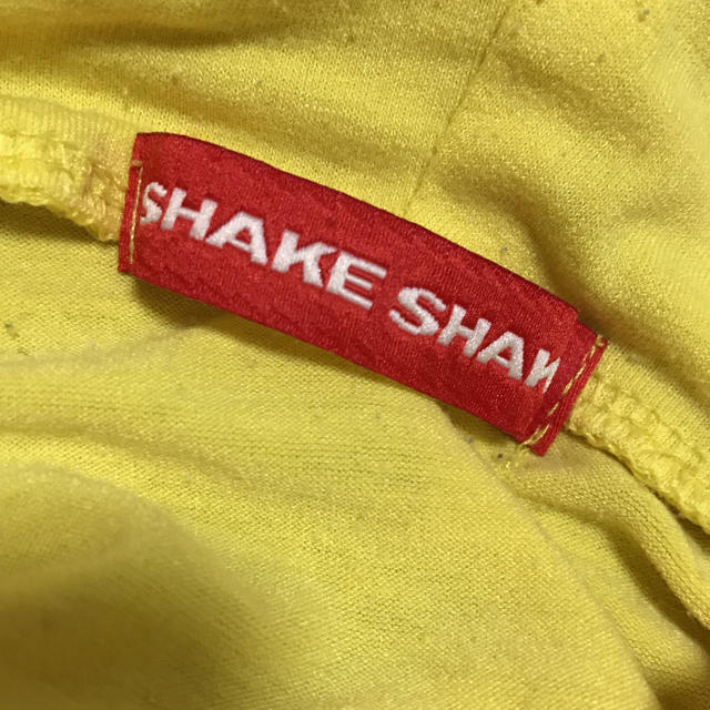 SHAKE SHAKE(シェイクシェイク)のSHAKE SHAKE ショート丈パーカー レディースのトップス(パーカー)の商品写真