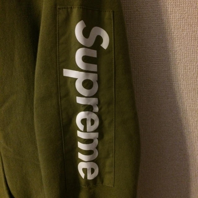 Supreme(シュプリーム)のsupreme sleeve pach パーカー メンズのトップス(パーカー)の商品写真