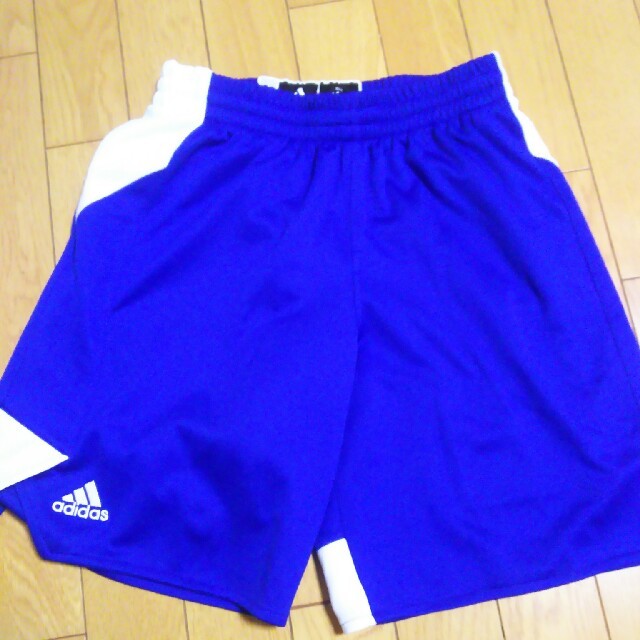 adidas(アディダス)のアディダス ハーフパンツ キッズ/ベビー/マタニティのキッズ服男の子用(90cm~)(パンツ/スパッツ)の商品写真