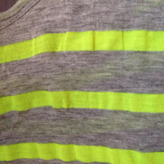 FOREVER 21(フォーエバートゥエンティーワン)のFOREVER21 ネオンタンク レディースのトップス(Tシャツ(半袖/袖なし))の商品写真