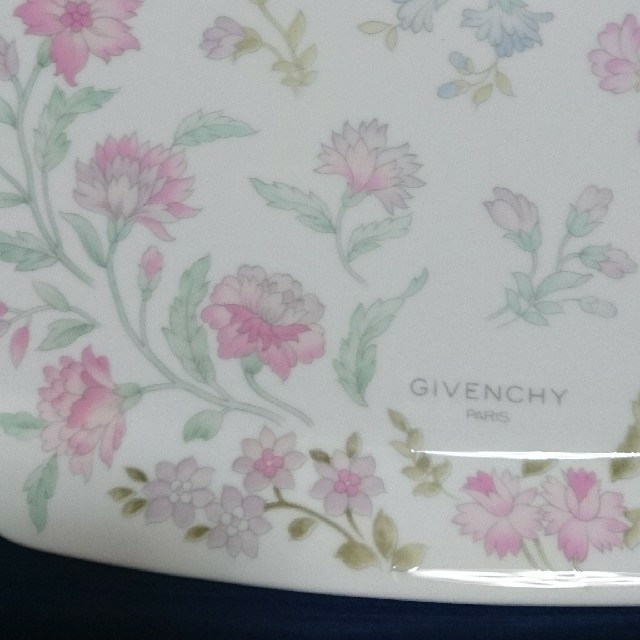 Givenchy Givenchy ジバンシィ サンドイッチトレー 1枚 の通販 By いちじく S Shop ジバンシィならラクマ