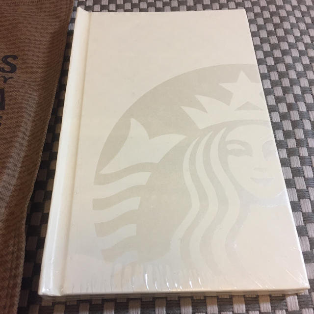 Starbucks Coffee(スターバックスコーヒー)の韓国スターバックス カードケース カードアルバム インテリア/住まい/日用品の文房具(ファイル/バインダー)の商品写真
