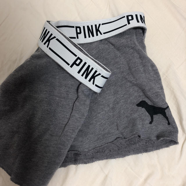 Victoria's Secret(ヴィクトリアズシークレット)のPINK ショートパンツ レディースのパンツ(ショートパンツ)の商品写真