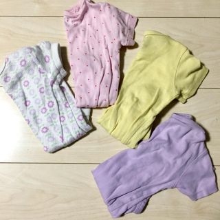 エイチアンドエム(H&M)の【H&M.UNIQLO】半袖肌着ロンパース♡70㎝ 4枚セット(肌着/下着)