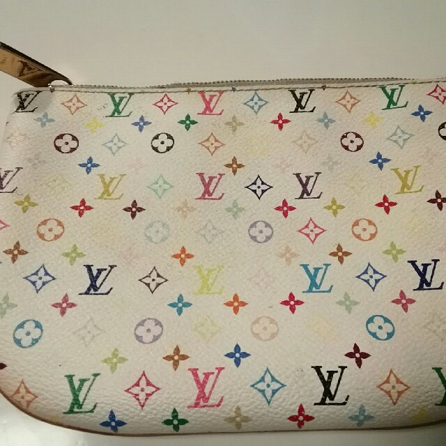 LOUIS VUITTON(ルイヴィトン)のあや様専用  最終値下げ!!　ルイヴィトンのポーチ♪ レディースのファッション小物(ポーチ)の商品写真