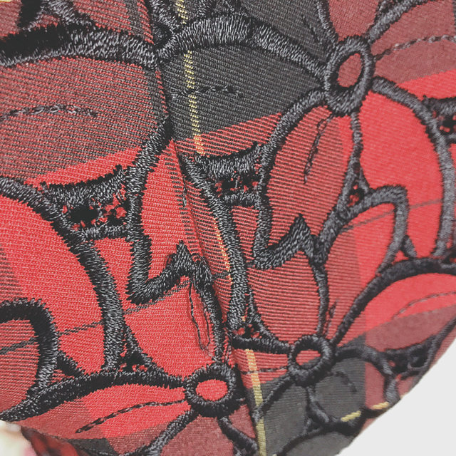 Apuweiser-riche(アプワイザーリッシェ)の♡フラワー刺繍チェックスカート♡ レディースのスカート(ひざ丈スカート)の商品写真