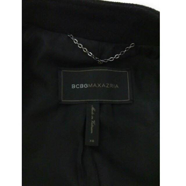 BCBGMAXAZRIA(ビーシービージーマックスアズリア)の値下しました　BCBGMAXAZRIA ショートブルゾン　黒 レディースのジャケット/アウター(ブルゾン)の商品写真