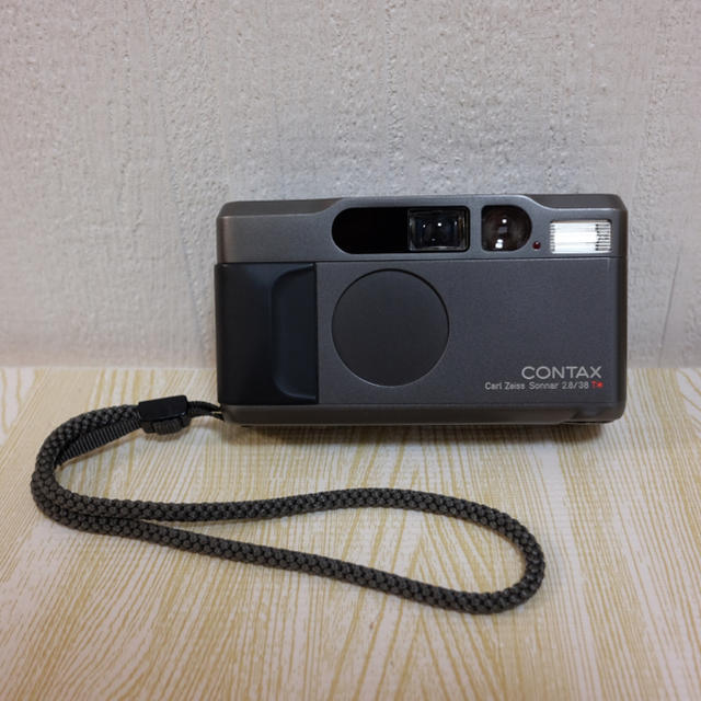 京セラ(キョウセラ)のcontax  T2 チタンブラック スマホ/家電/カメラのカメラ(フィルムカメラ)の商品写真