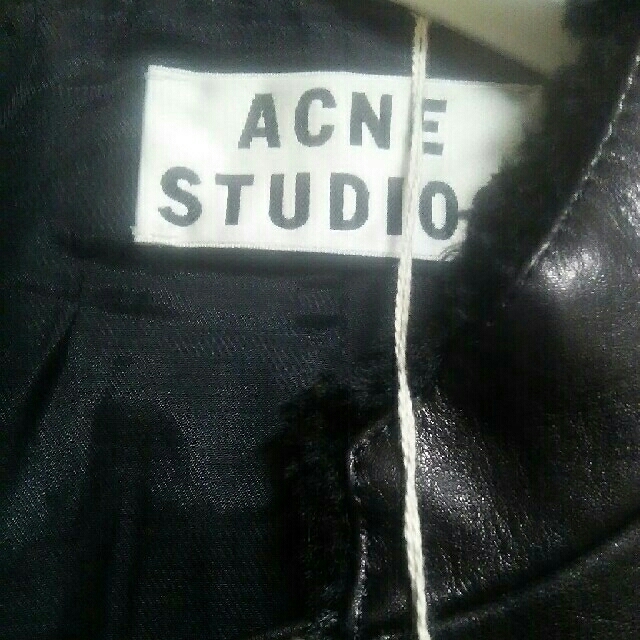ACNE(アクネ)のACNE 38   ムートン ひなみさま❤ レディースのジャケット/アウター(ライダースジャケット)の商品写真