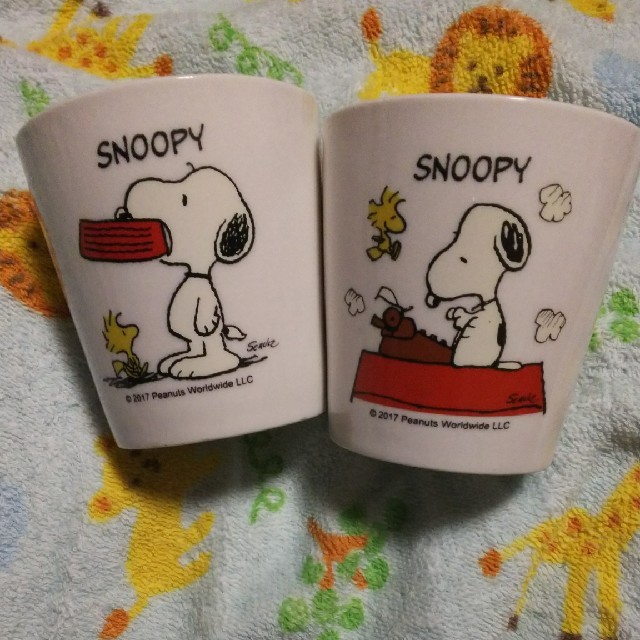 SNOOPY(スヌーピー)のスヌーピーハッピーカップ インテリア/住まい/日用品のキッチン/食器(グラス/カップ)の商品写真