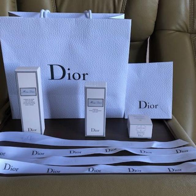 Dior(ディオール)のDior ハンドクリーム＆ヘアミスト＆ミニチュアファンデーション　新品・未使用 コスメ/美容のコスメ/美容 その他(その他)の商品写真