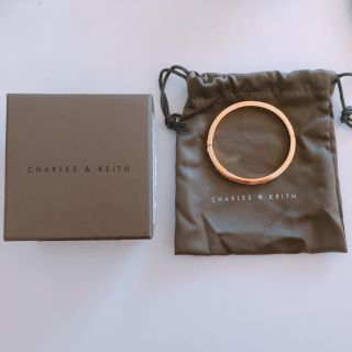 チャールズアンドキース(Charles and Keith)のお値下げ！CAERLES&KEITH  バングル(ブレスレット/バングル)