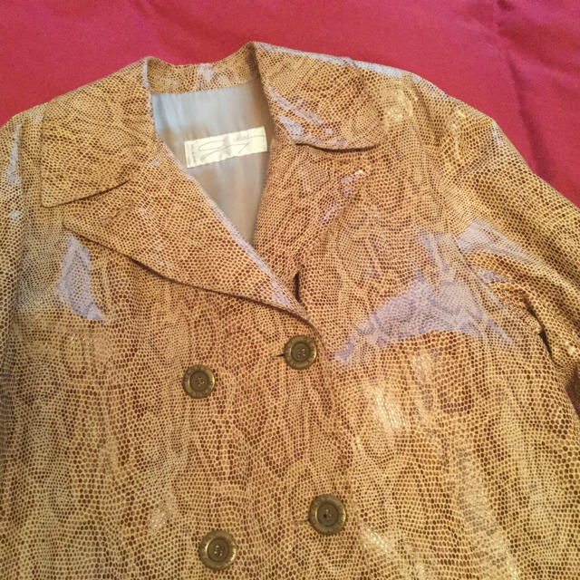 本革 リザード ロングコート レディースのジャケット/アウター(ロングコート)の商品写真