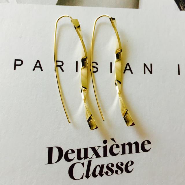 DEUXIEME CLASSE(ドゥーズィエムクラス)の★新品 DEUXIEME CLASSE ドゥーズィエムクラス 曲線美ピアス レディースのアクセサリー(ピアス)の商品写真