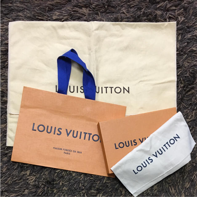 LOUIS VUITTON - ルイヴィトン♡ショップ袋、空箱、保存袋の通販 LOUIS VUITTON - ルイヴィトン♡ショップ袋、空箱、保存袋の通販