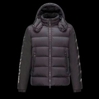 モンクレール(MONCLER)のMoncler o enclos off-white ダウンジャケット(ダウンジャケット)