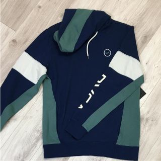 ルーカ(RVCA)の❤️RVCA  完売品パーカー❤️早い者勝ち‼️(パーカー)