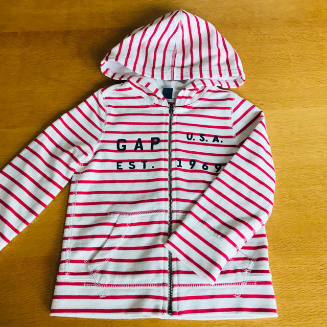 babyGAP(ベビーギャップ)のbabyGAP ボーダーパーカー キッズ/ベビー/マタニティのキッズ服女の子用(90cm~)(ジャケット/上着)の商品写真