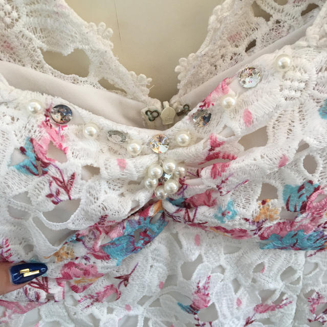 dazzy store(デイジーストア)のDazzyQueen 花柄刺繍 ミニドレス レディースのフォーマル/ドレス(ミニドレス)の商品写真