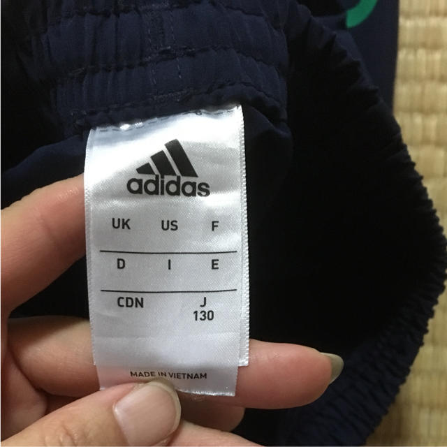 adidas(アディダス)のアディダス 130センチ キッズ/ベビー/マタニティのキッズ服男の子用(90cm~)(パンツ/スパッツ)の商品写真