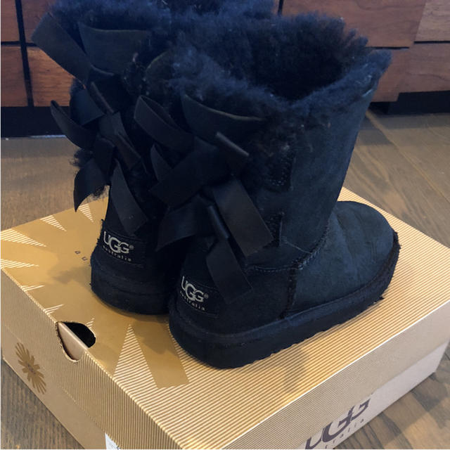 UGG(アグ)のあっちゅー様専用AGG アグムートンブーツ  シッズ17センチ キッズ/ベビー/マタニティのキッズ靴/シューズ(15cm~)(ブーツ)の商品写真