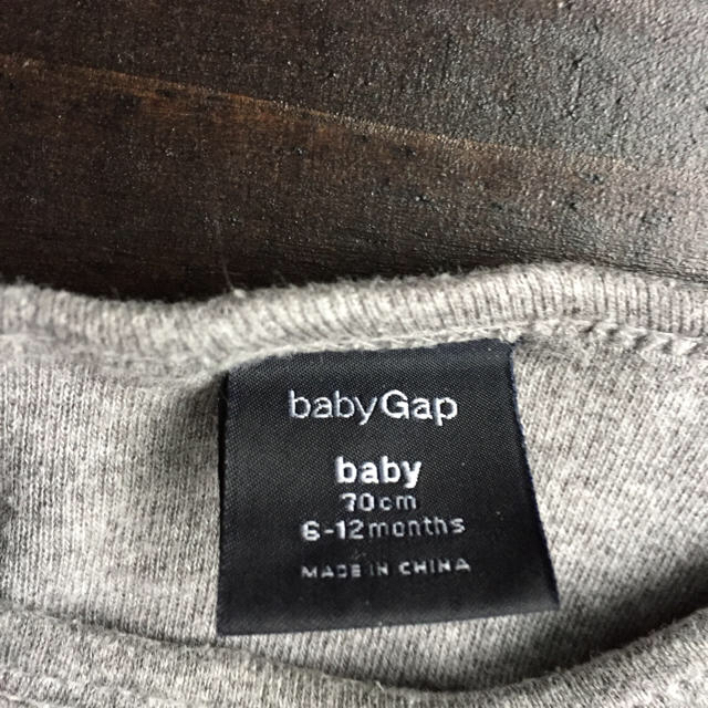 GAP(ギャップ)のGAP ベビー 足つき ロンパース キッズ/ベビー/マタニティのベビー服(~85cm)(ロンパース)の商品写真