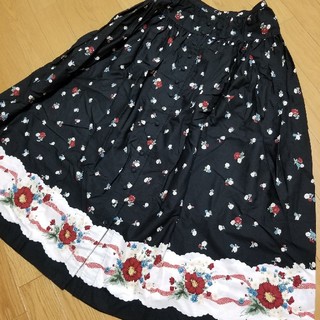 カネコイサオ(KANEKO ISAO)のワンダフルワールド スカート 花柄 黒 美品(ロングスカート)