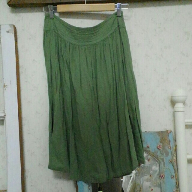 Hug O War(ハグオーワー)のお値下げ★ハグオーワー、若草色スカート レディースのスカート(ひざ丈スカート)の商品写真