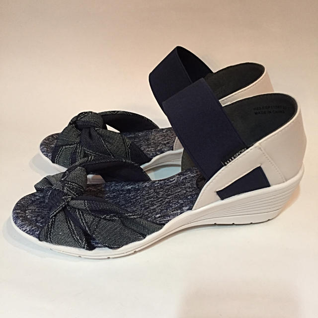 ELLE(エル)の【sarico87様専用】ELLE SPORT サンダル 22.5cm新品未使用 レディースの靴/シューズ(サンダル)の商品写真