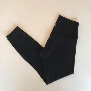 ルルレモン(lululemon)の【美品】ルルレモン  レギンス サイズ6（黒）(ヨガ)