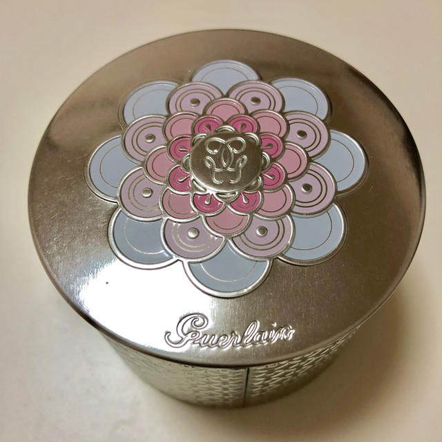 GUERLAIN(ゲラン)のフェイスパウダー コスメ/美容のベースメイク/化粧品(フェイスパウダー)の商品写真