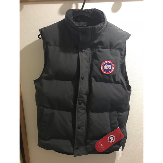 CANADA GOOSE(カナダグース)のカナダグース ダウンベスト グレー メンズのジャケット/アウター(ダウンベスト)の商品写真