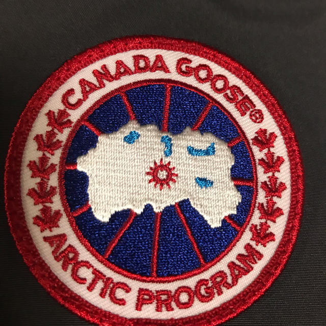 CANADA GOOSE(カナダグース)のカナダグース ダウンベスト グレー メンズのジャケット/アウター(ダウンベスト)の商品写真