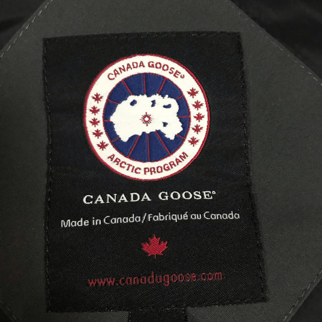CANADA GOOSE(カナダグース)のカナダグース ダウンベスト グレー メンズのジャケット/アウター(ダウンベスト)の商品写真