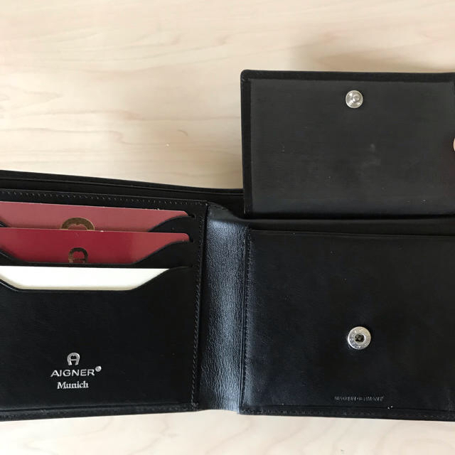 AIGNER(アイグナー)のAigner 二つ折り財布 カードケース 新品 メンズのファッション小物(折り財布)の商品写真