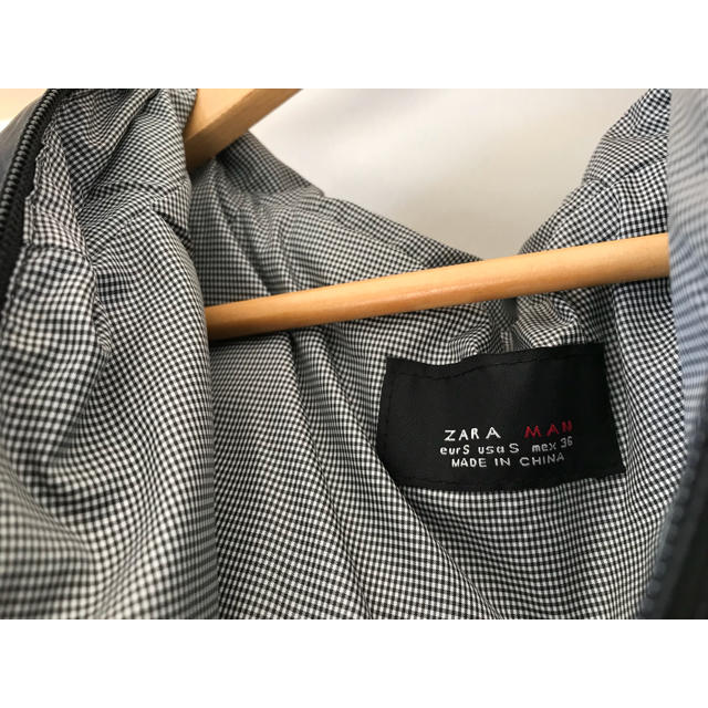 ZARA(ザラ)のZARA(スペイン)ダウンベスト メンズのジャケット/アウター(ダウンベスト)の商品写真