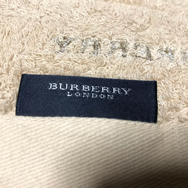 BURBERRY(バーバリー)のBURBERRYのフェイスタオル（大） インテリア/住まい/日用品の日用品/生活雑貨/旅行(タオル/バス用品)の商品写真