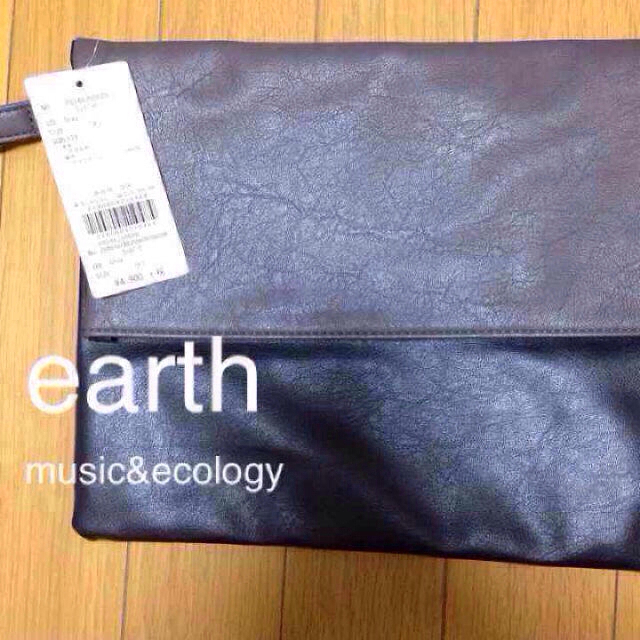 earth music & ecology(アースミュージックアンドエコロジー)の新品☆クラッチバッグ レディースのバッグ(クラッチバッグ)の商品写真