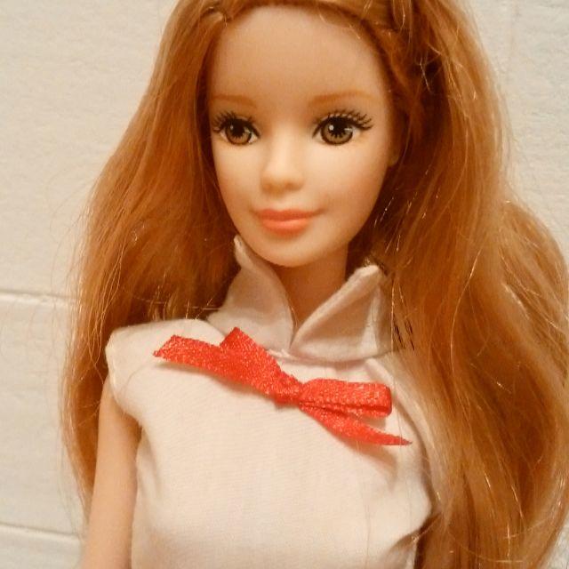 Barbie(バービー)のバービードール　ブラウンヘアー キッズ/ベビー/マタニティのおもちゃ(ぬいぐるみ/人形)の商品写真