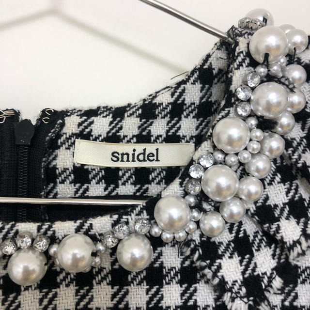 SNIDEL - snidel パール ビジュー ワンピースの通販 by りんこ's shop|スナイデルならラクマ SNIDEL - snidel パール ビジュー ワンピースの通販 by りんこ's shop|スナイデルならラクマ