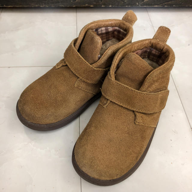 UGG(アグ)のUGG kids 15から16cm キッズ/ベビー/マタニティのキッズ靴/シューズ(15cm~)(ブーツ)の商品写真