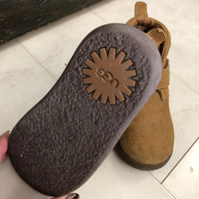 UGG(アグ)のUGG kids 15から16cm キッズ/ベビー/マタニティのキッズ靴/シューズ(15cm~)(ブーツ)の商品写真