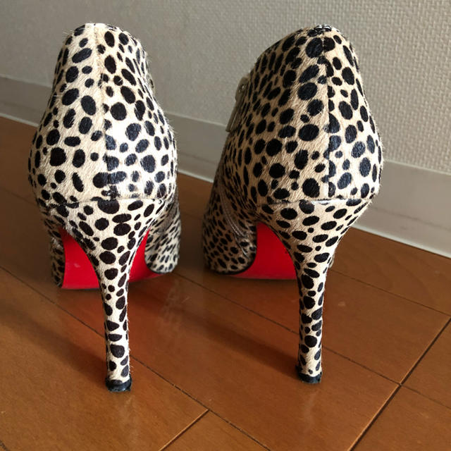 Christian Louboutin(クリスチャンルブタン)のハラコレオパードブーティ23 レディースの靴/シューズ(ブーティ)の商品写真