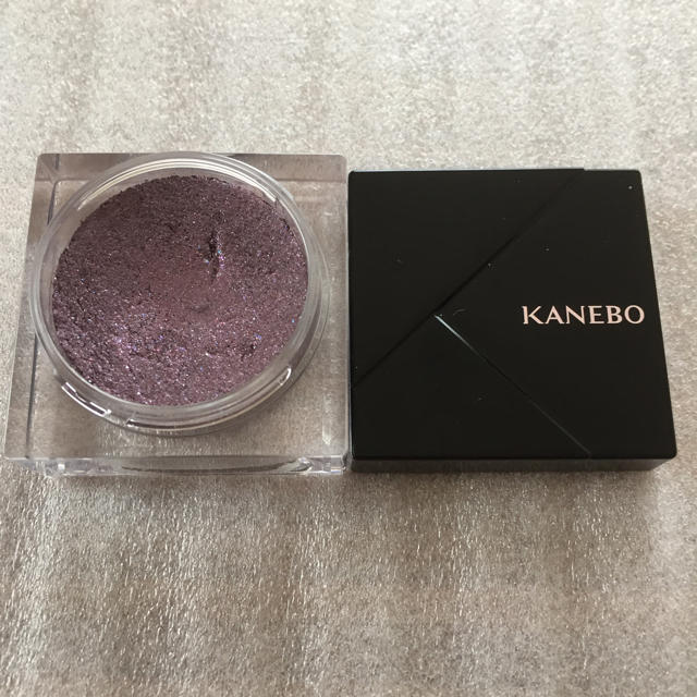 Kanebo(カネボウ)のKANEBOモノアイシャドウ  09 コスメ/美容のベースメイク/化粧品(アイシャドウ)の商品写真