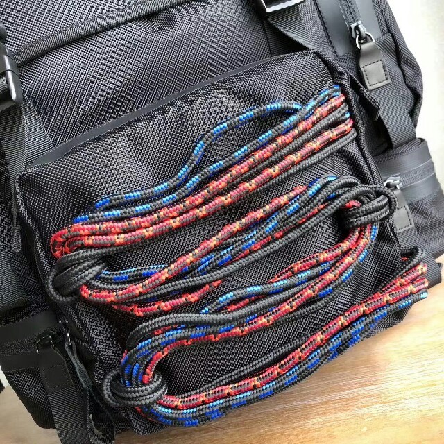 DSQUARED2(ディースクエアード)のDsquared2 ブラック バックパック タグ付き 本物
 メンズのバッグ(バッグパック/リュック)の商品写真